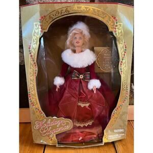 NEW VTG 1999 Holiday Elegance Barbie. Toys R Us exclusive. Red Holiday Gown!
